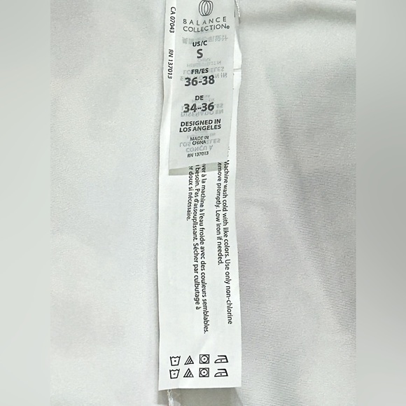 BALANCE COLLECTION | YOGA LEGGING |WATERCOLOR MULTI-FLORAL | SIZE S (34-36) NWT - Picture 5 of 6